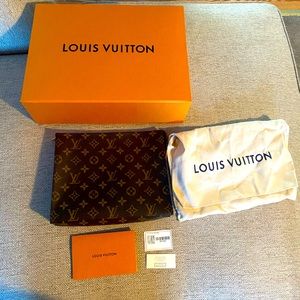 Louis Vuitton Toiletry 26”